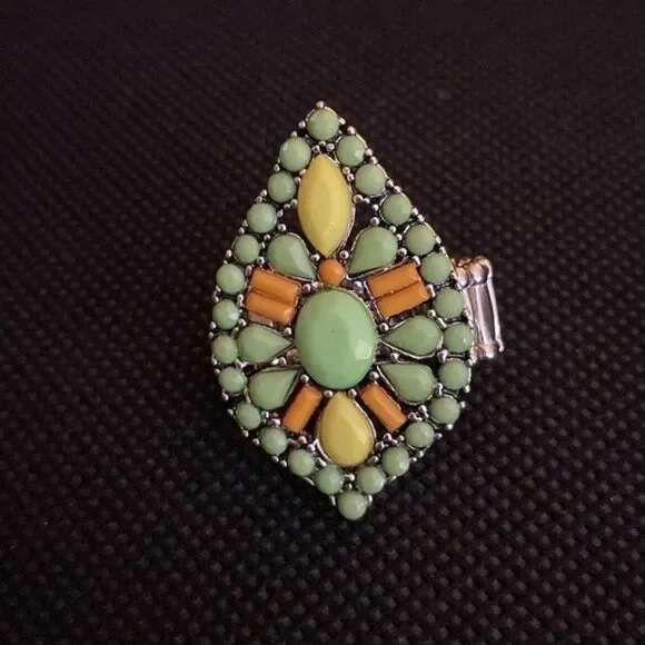 Multi color greens teardrop ring. ONE SIZE FITS MOST. STRETCHY. NEW - Picture 2 of 6
